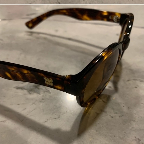 BCBG sunglasses - Picture 2 of 2